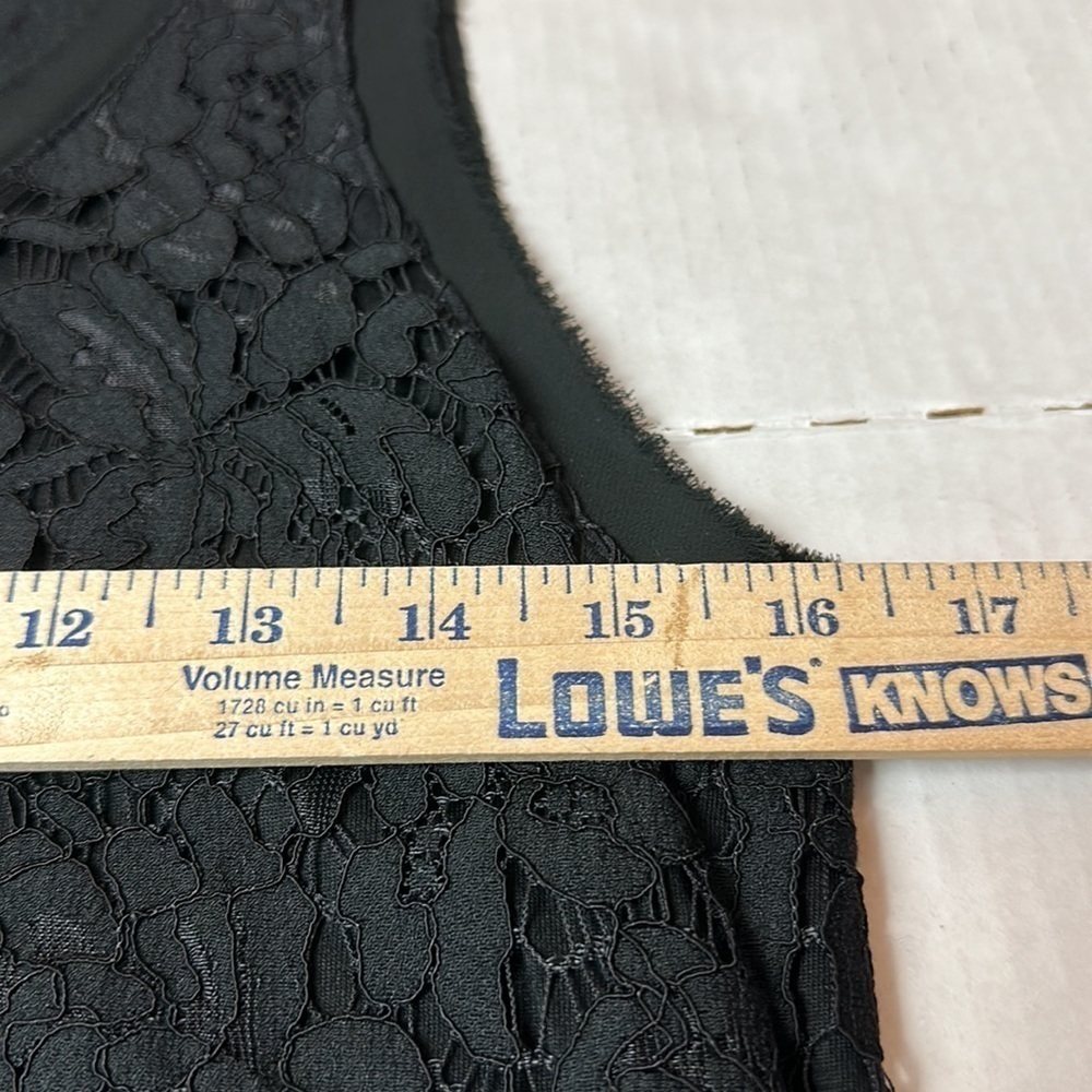 Banana Republic Black lace scalloped tank top - Picture 6 of 11